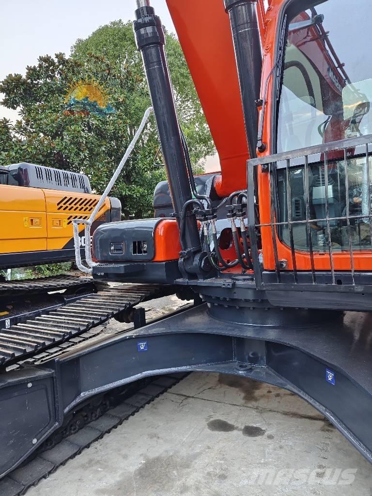 Doosan DX 300 LC Telakaivukoneet