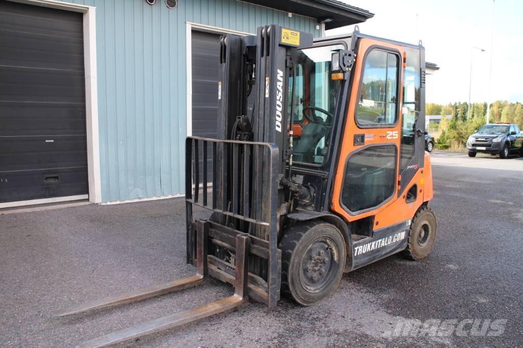 Doosan D 25 S Dieseltrukit