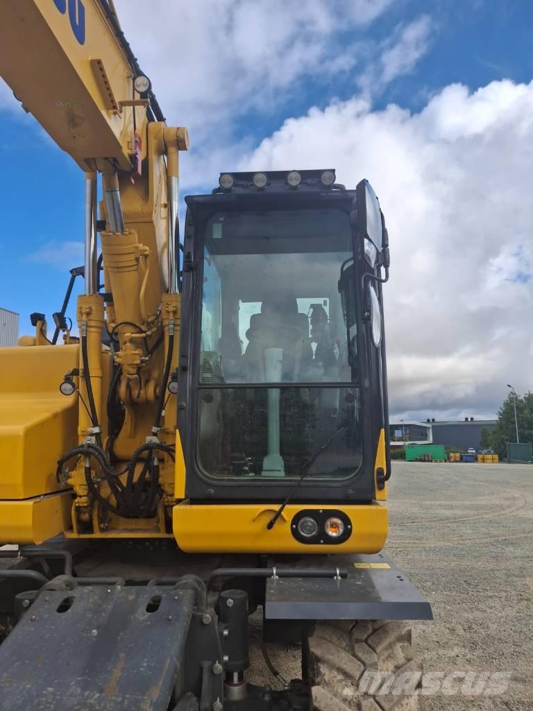 Komatsu PW158-11 Pyöräkaivukoneet