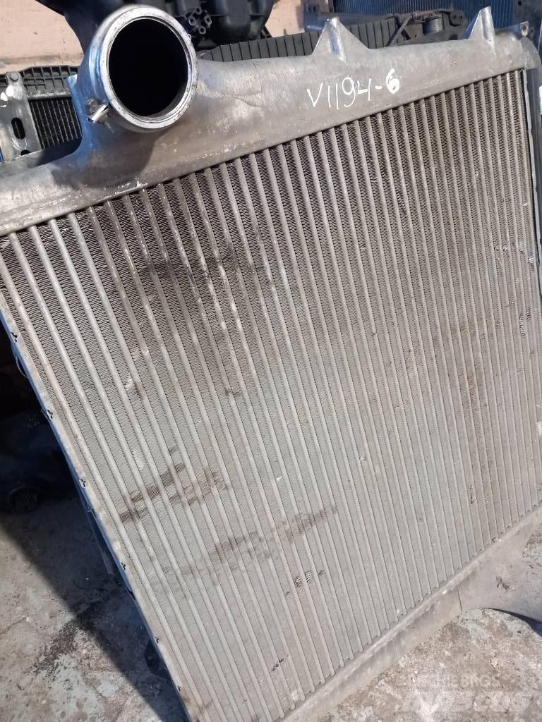 Volvo FH 12  20566842 Jäähdyttimet