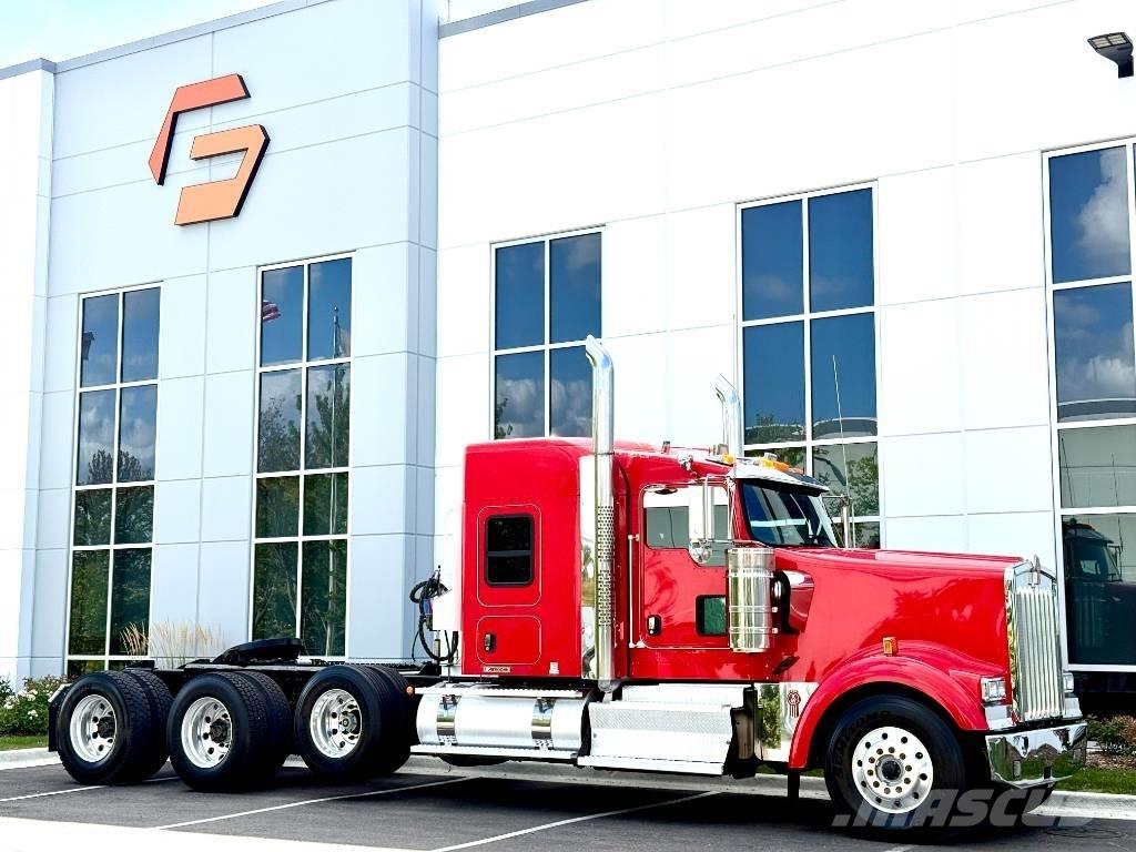 Kenworth W 900 Vetopöytäautot
