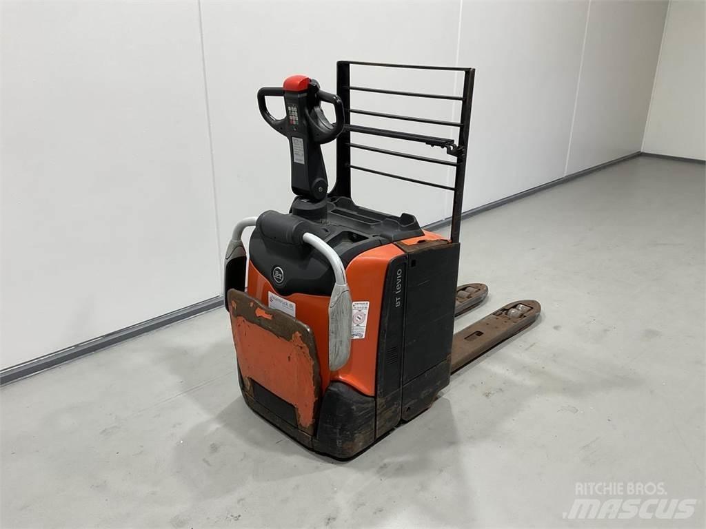 BT LPE200 Lavansiirtotrukit ajotasolla