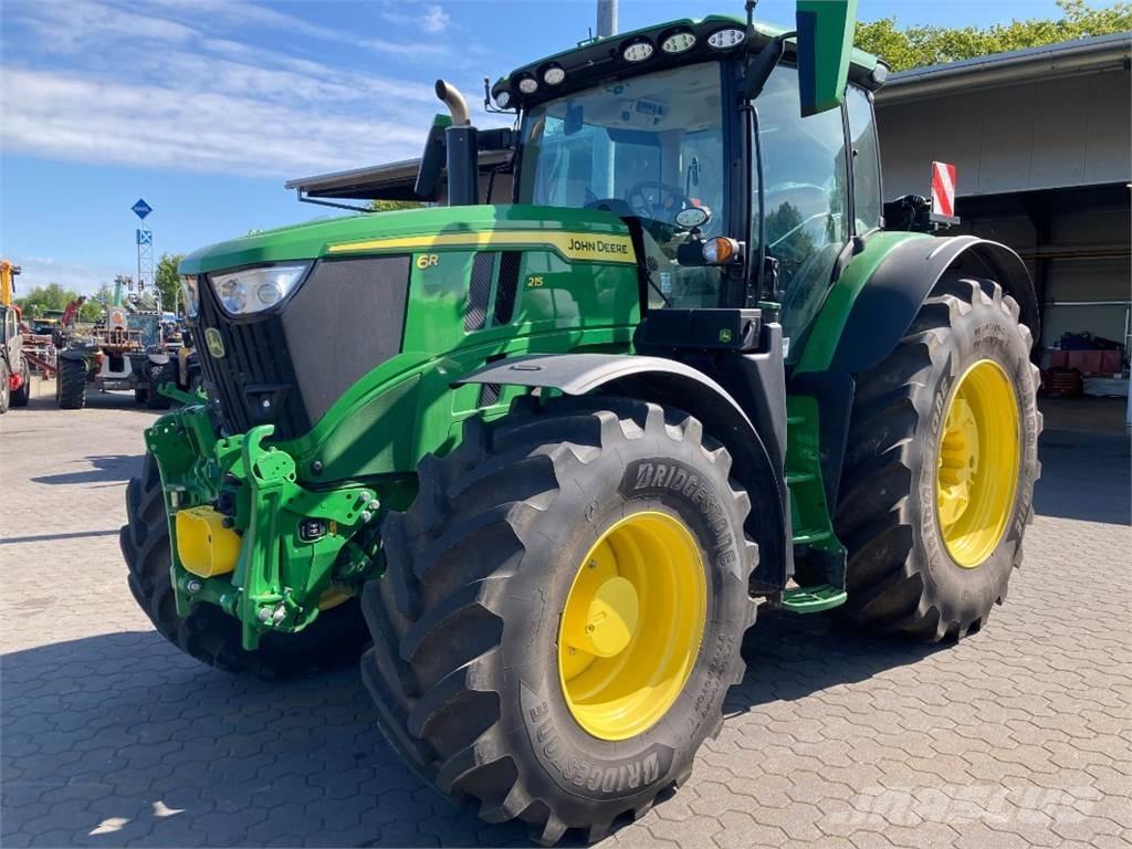 John Deere 6R215 Traktorit