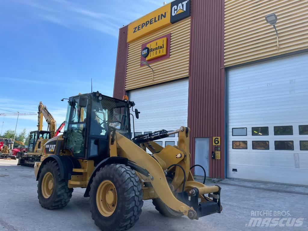 CAT 908 M Pyöräkuormaajat