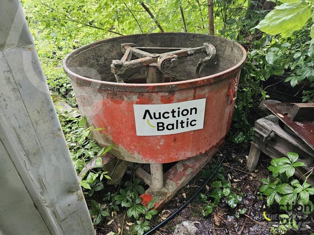 Concrete mixer Betonin levittäjät