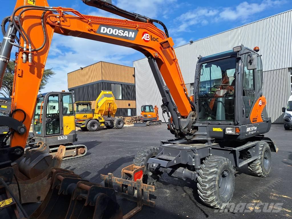 Doosan DX 57 W Pyöräkaivukoneet