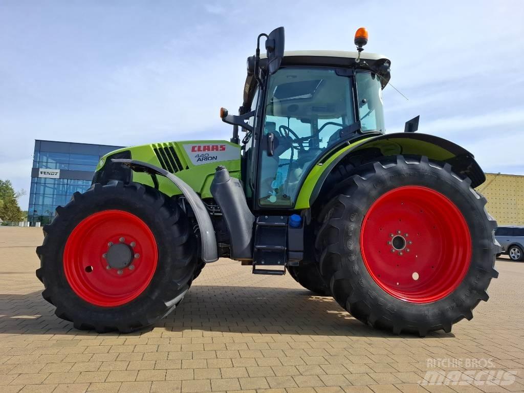CLAAS Arion 440 CIS Traktorit