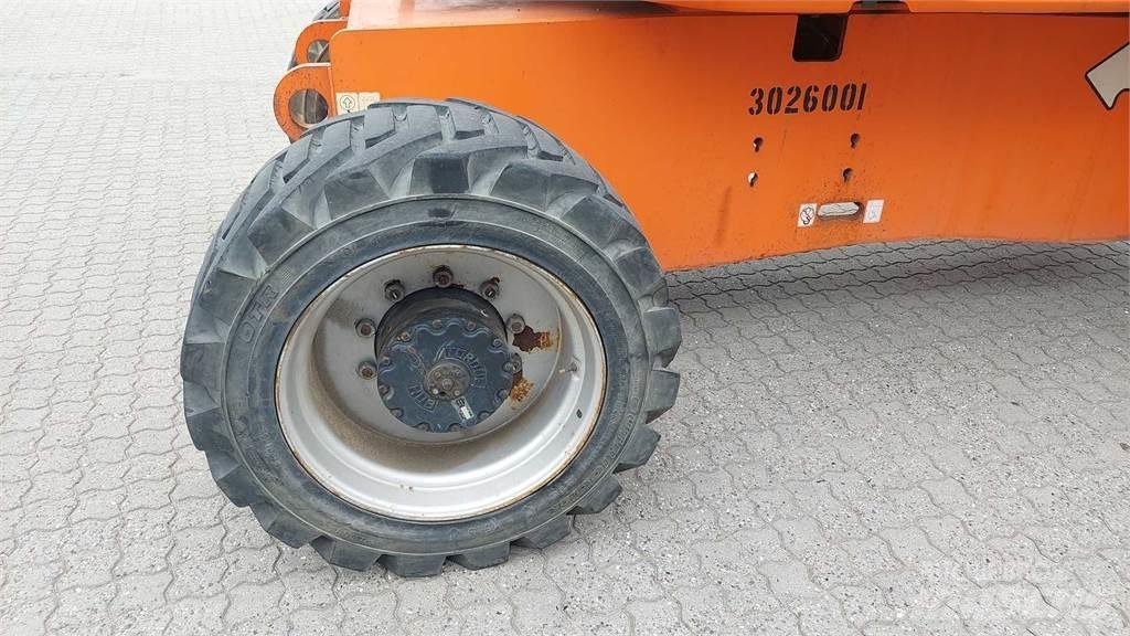 JLG E800AJ Kuukulkijat