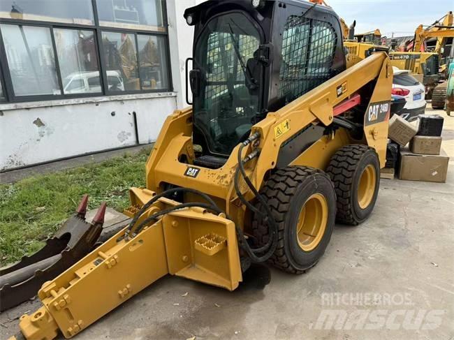 CAT 246 D Liukuohjatut kuormaajat