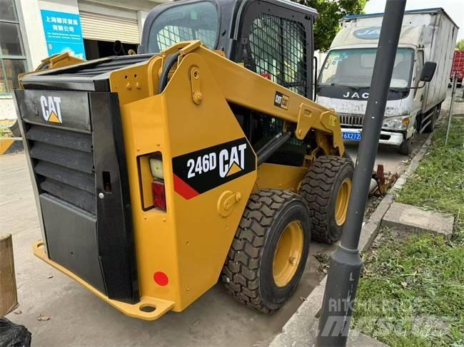 CAT 246 D Liukuohjatut kuormaajat