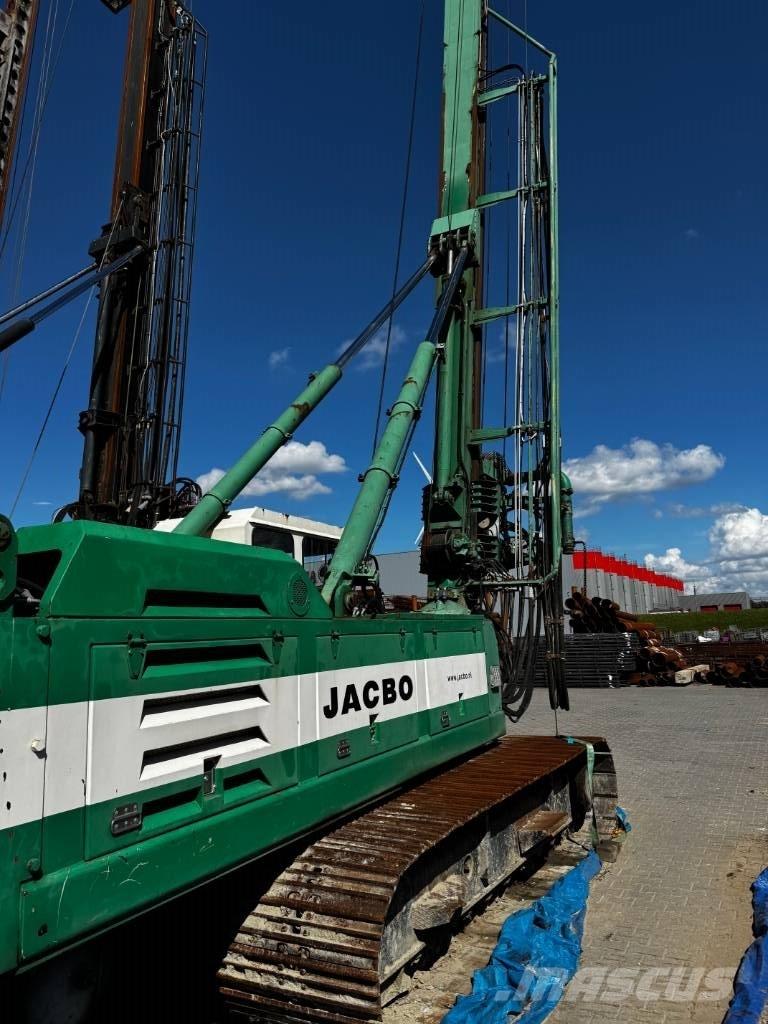 CMV TH7-25 Kuorma-auto porauskalustolla