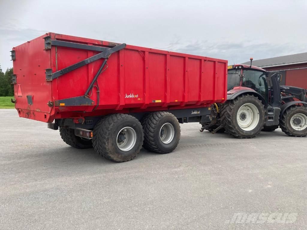 Junkkari J 18 Kippiperävaunut