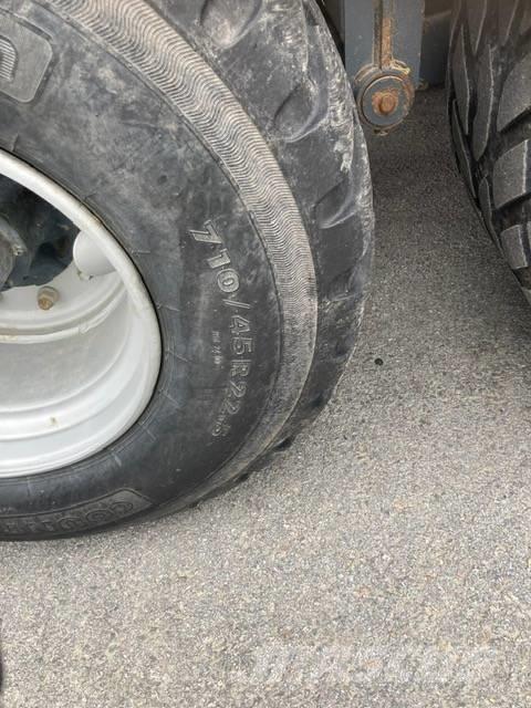 Junkkari J 18 Kippiperävaunut