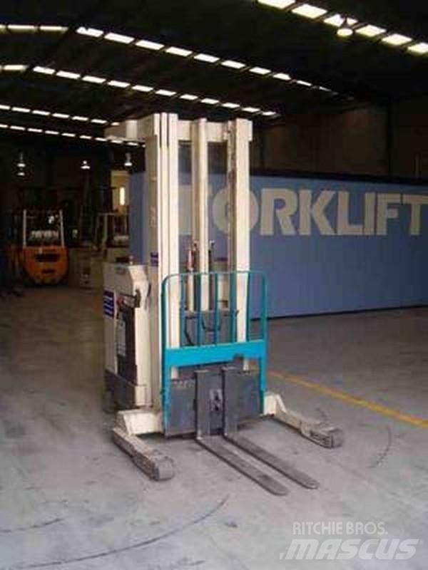 Crown 35RRTT210 Työntömastotrukit