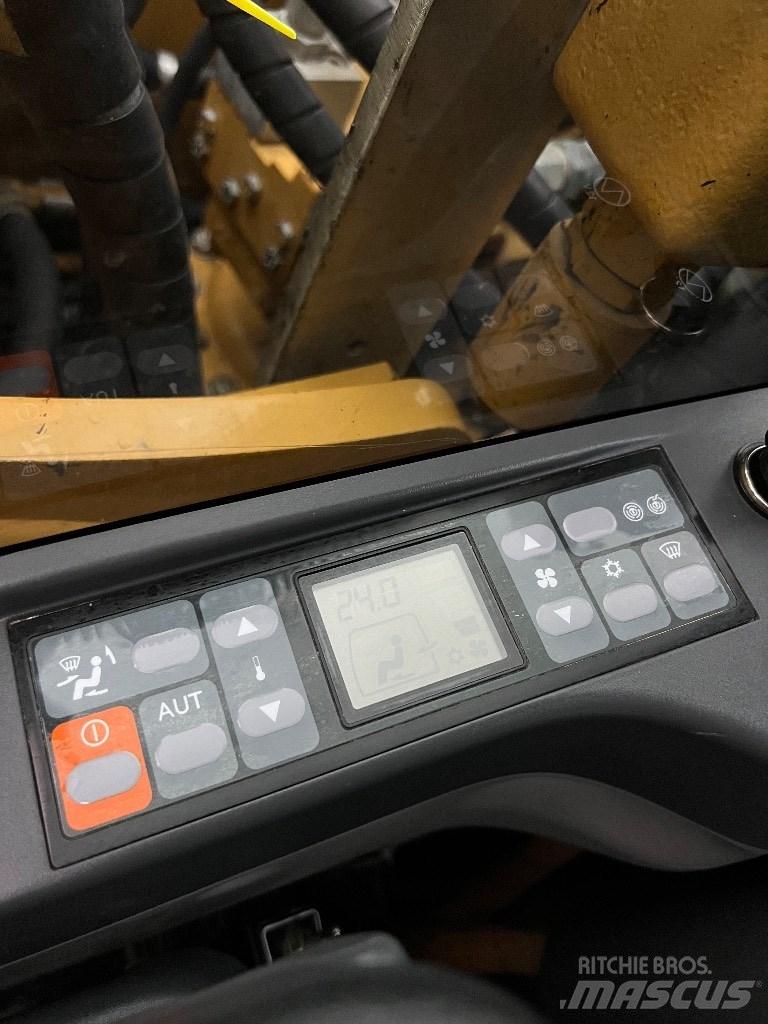 CAT 319 D LN Telakaivukoneet