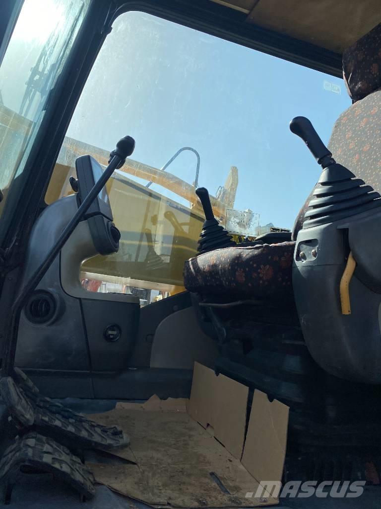 CAT 326D2L Telakaivukoneet