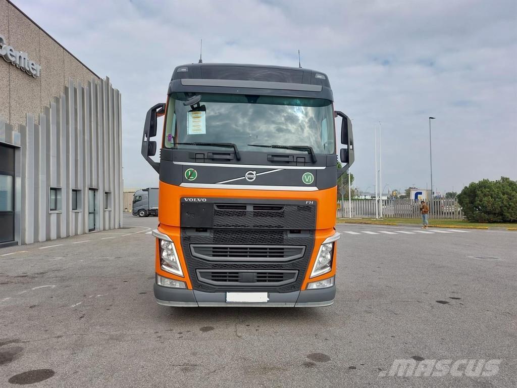 Volvo FH Vetopöytäautot