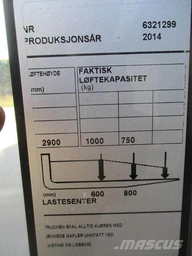 BT SWE 100 Käyden ajettavat pinoamistrukit