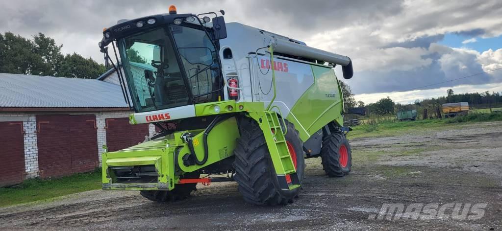CLAAS Tucano 450 Leikkuupuimurit