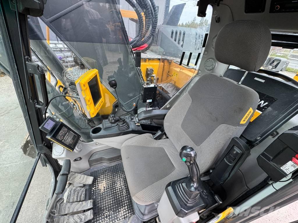Volvo ECR 235 E Telakaivukoneet