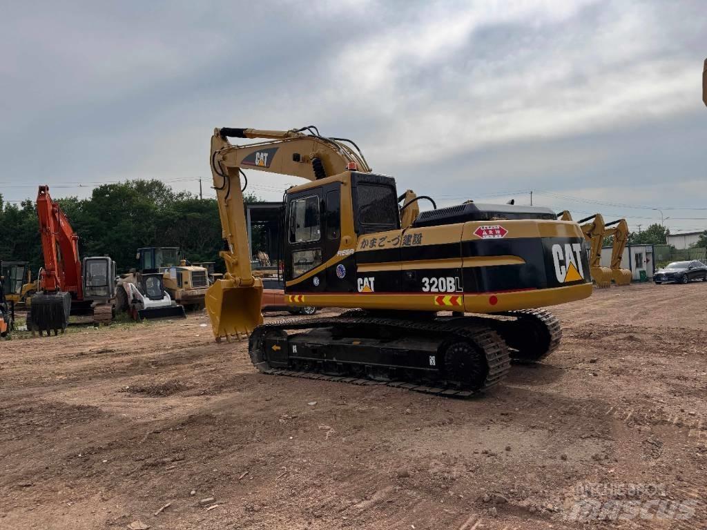 CAT 320 B L Telakaivukoneet
