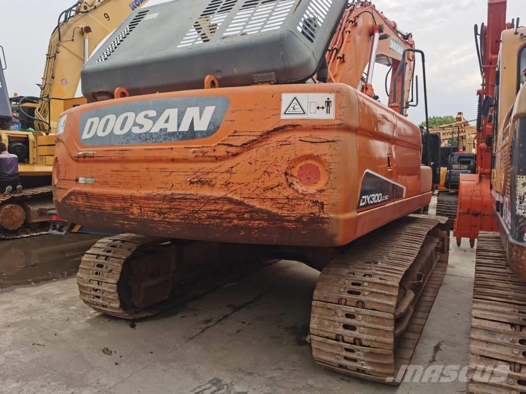 Doosan DX300LC-9C Telakaivukoneet