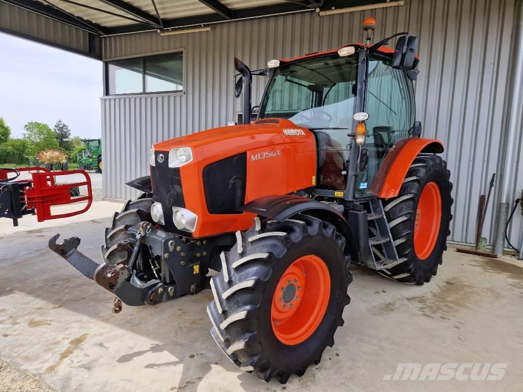 Kubota M 135 GX Traktorit