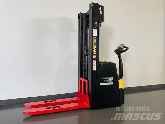 Hyster S1.6 Käyden ajettavat pinoamistrukit