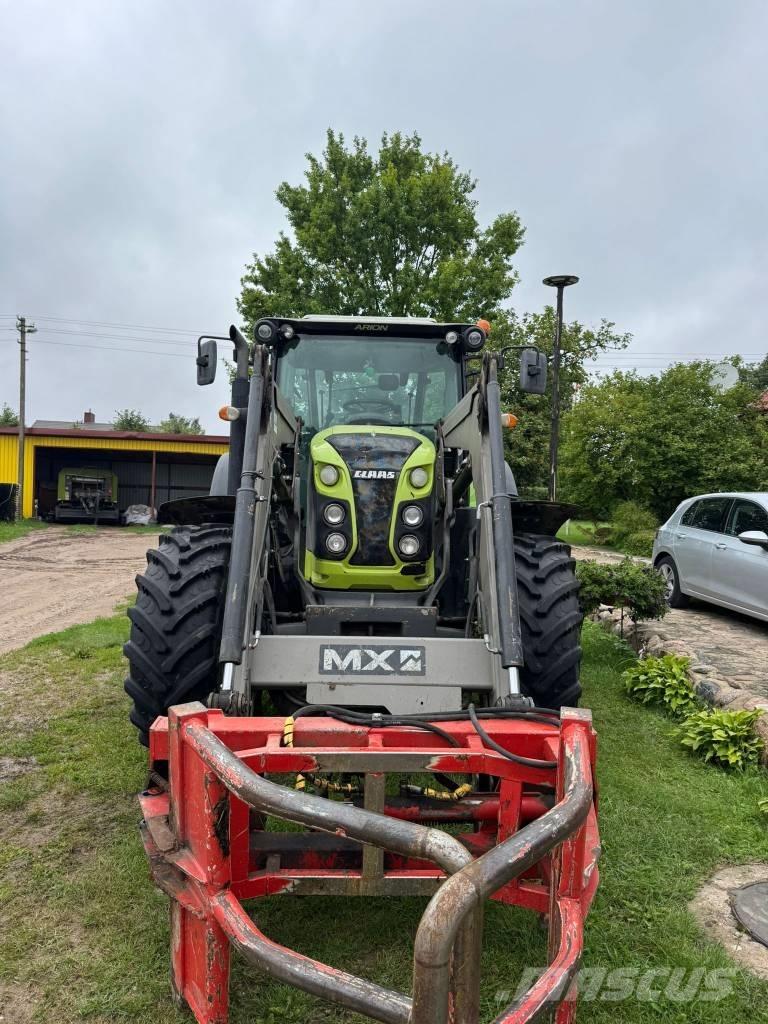 CLAAS Arion 440 Traktorit