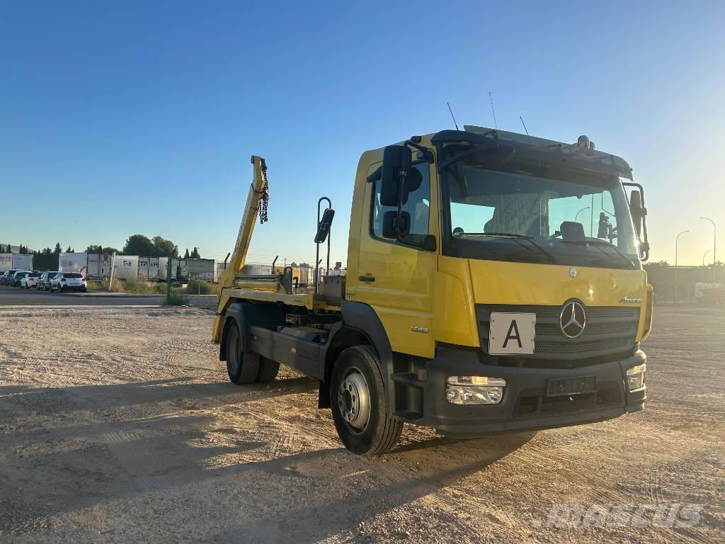 Mercedes-Benz 1530 Varastokontit