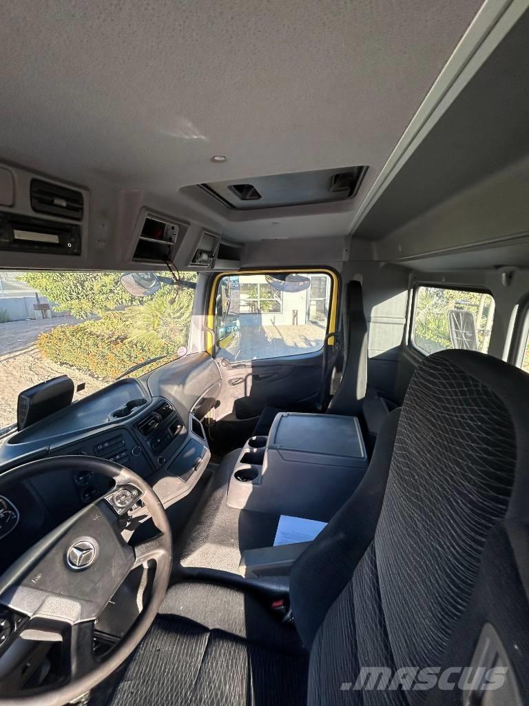 Mercedes-Benz 1530 Varastokontit