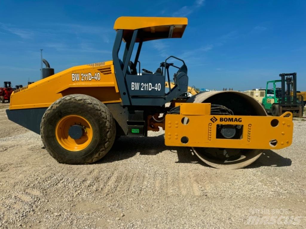 Bomag BW 211 D-40 Yhdistelmäjyrät