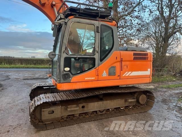 Doosan DX 140 LC Telakaivukoneet