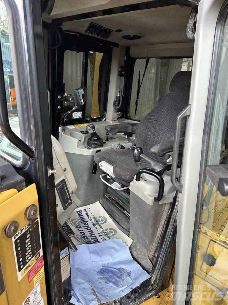 CAT D 6 T LGP Telaketjupuskutraktorit