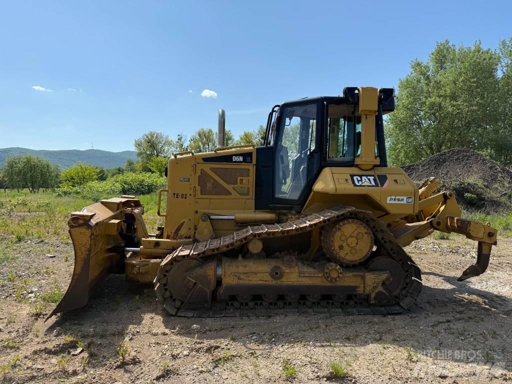 CAT D6N XL Telaketjupuskutraktorit