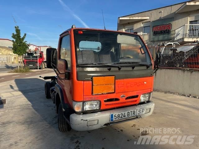 Nissan Cabstar E Pakettiautot
