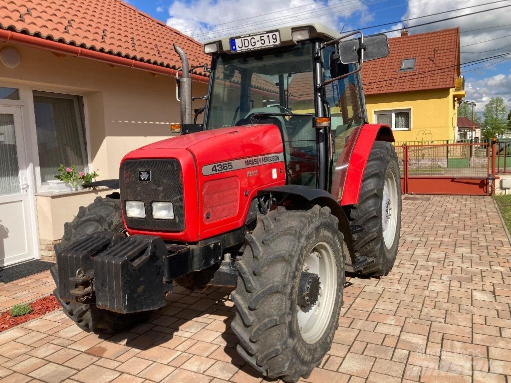 Massey Ferguson 4365 Traktorit