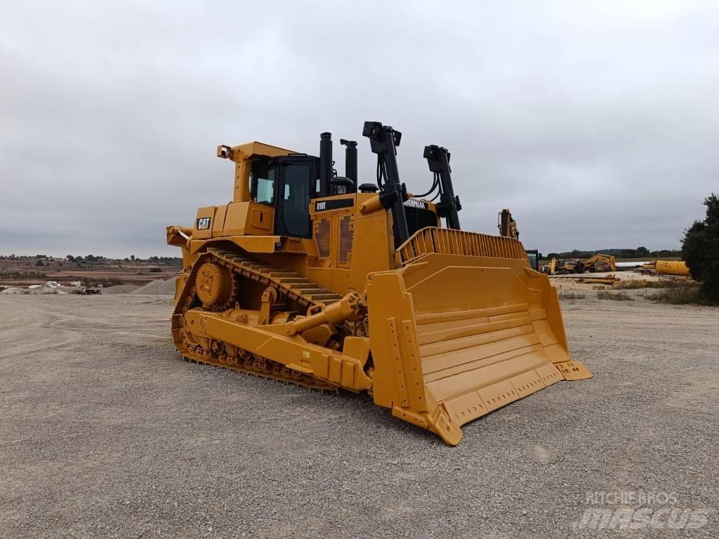 CAT D 10 T Telaketjupuskutraktorit