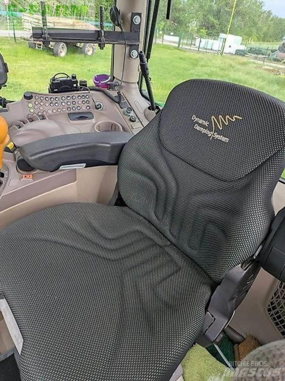John Deere 6215 r Traktorit