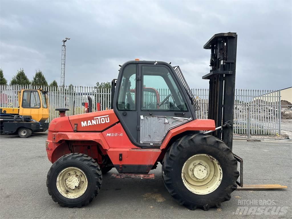Manitou M26-4 Maastotrukit
