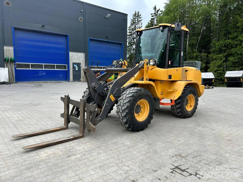 Volvo L 30 G Pyöräkuormaajat