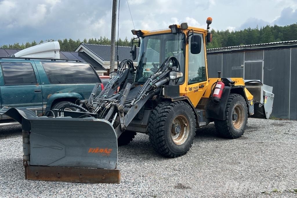 LM Trac 586 Monitoimityökoneet
