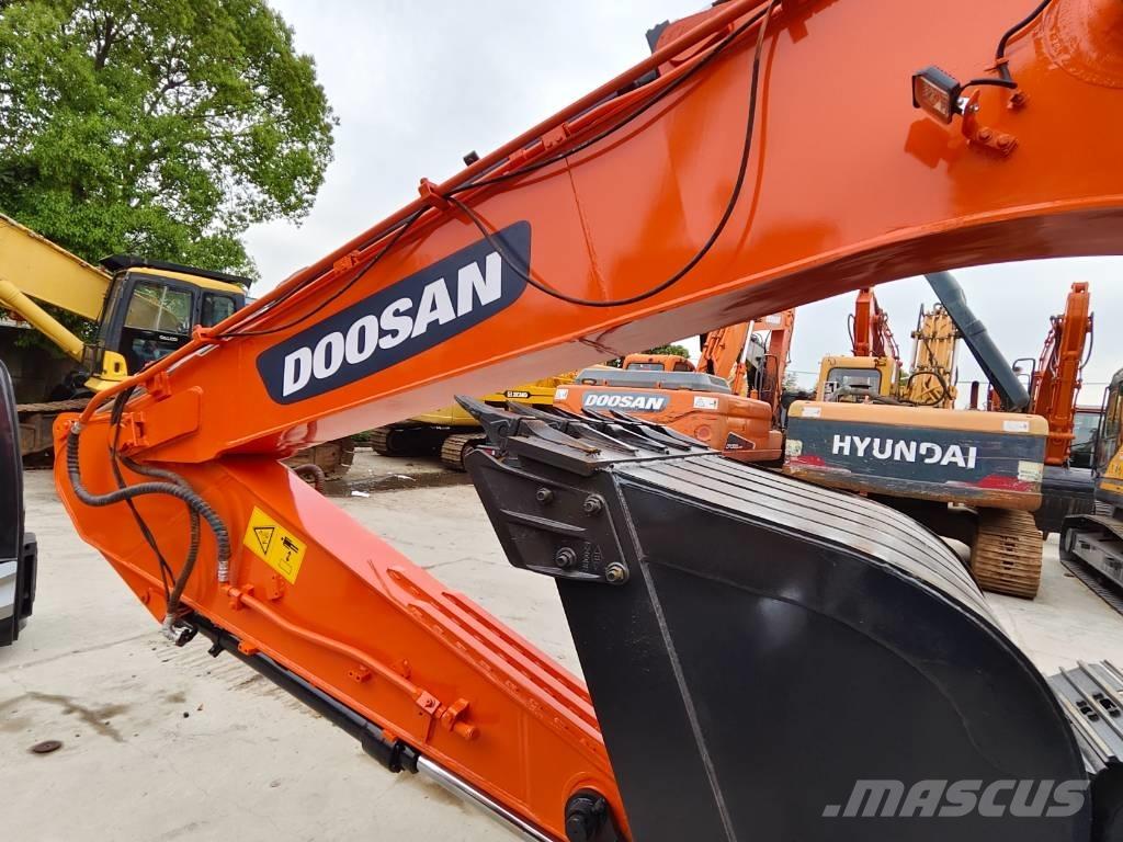 Doosan DX 225 LC Telakaivukoneet