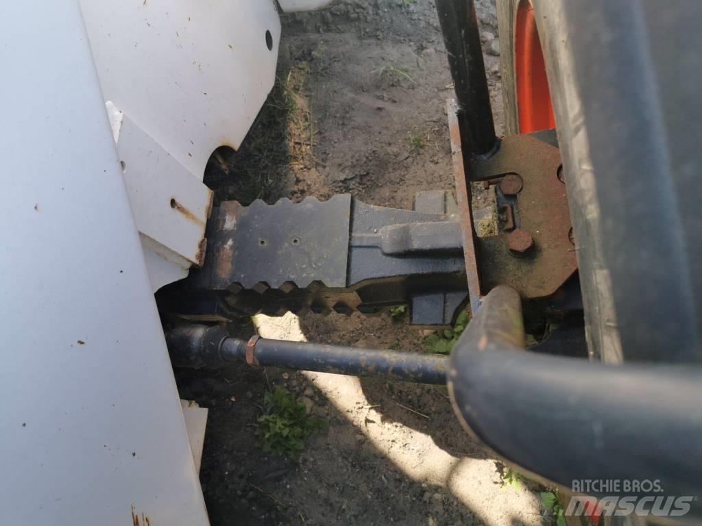 Bobcat T40140 2002r Kaivurikuormaajat