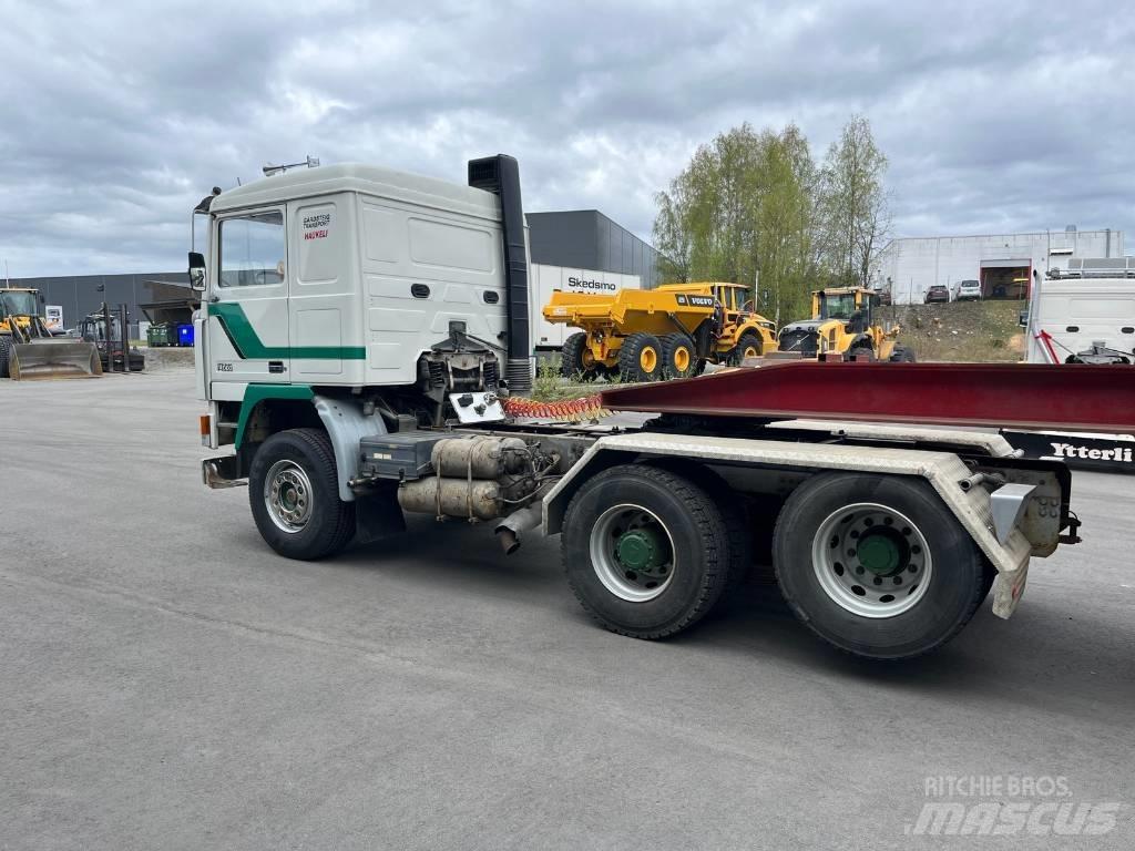 Volvo F 12    Lav km Vetopöytäautot