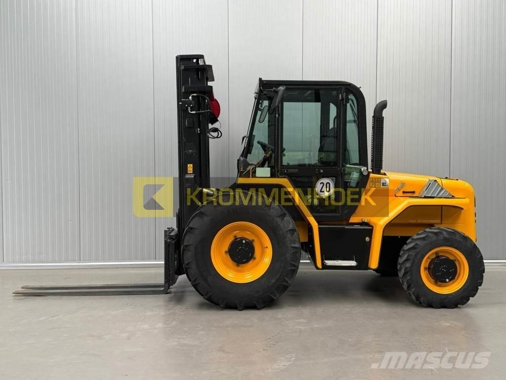 JCB 940 Maastotrukit