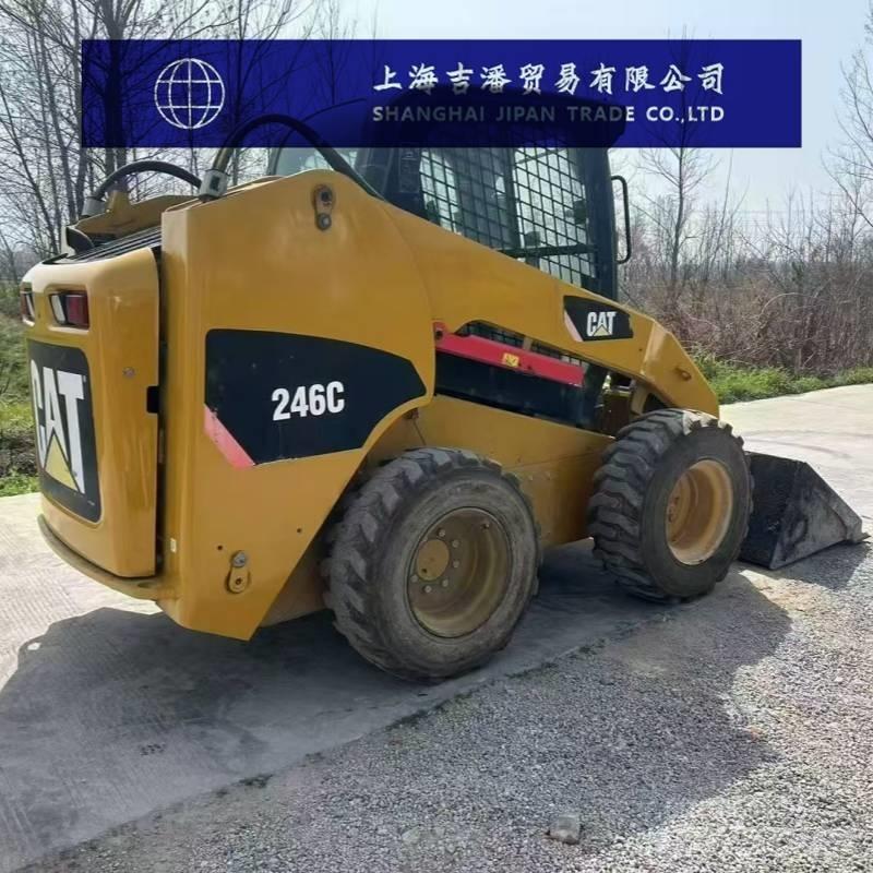CAT 246 C Liukuohjatut kuormaajat