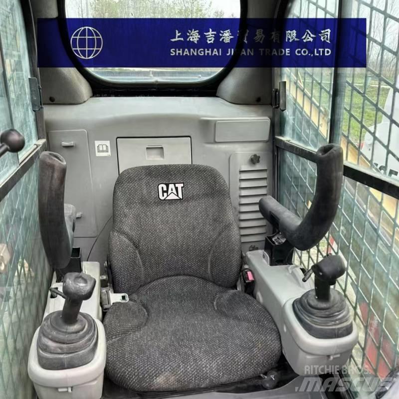 CAT 246 C Liukuohjatut kuormaajat
