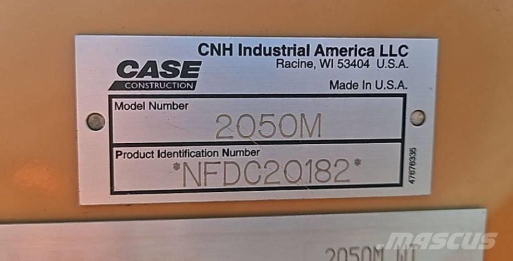 CASE 2050 M Telaketjupuskutraktorit