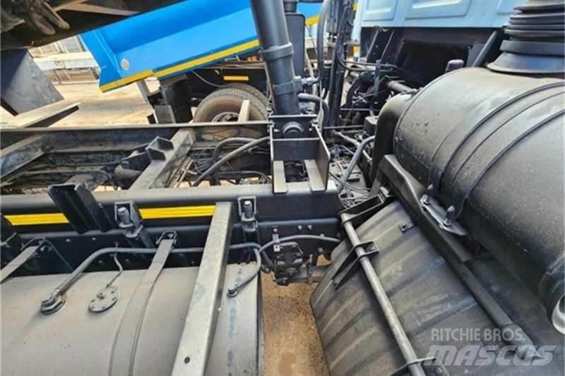 Tata LPK Muut kuorma-autot